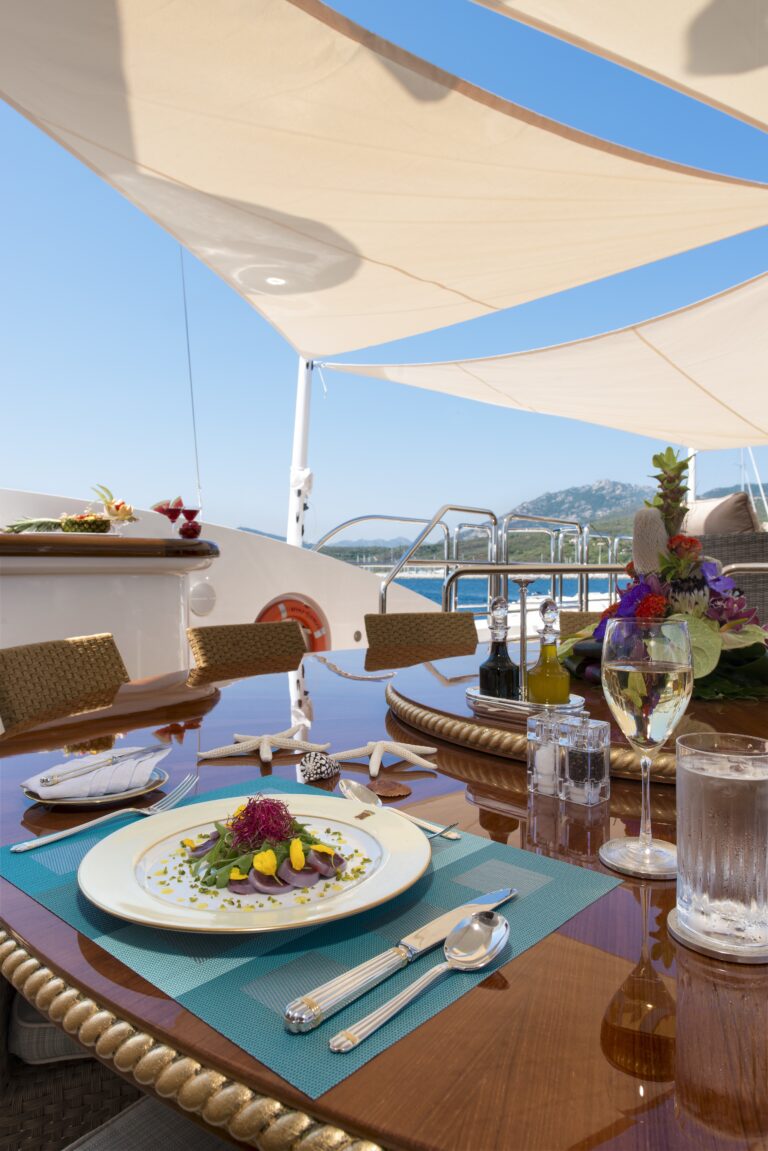 alfresco dining set up