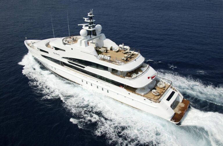 Aft Aspect: Yacht SEA WALK's Cruising Captured