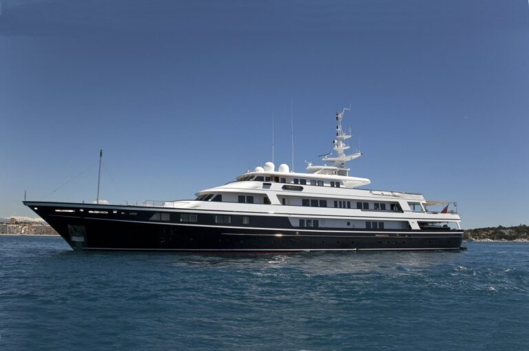 Premier Overview On Board Yacht VIRGINIAN