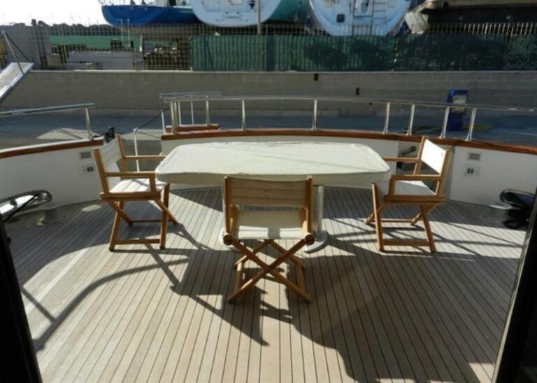 Alfresco dining