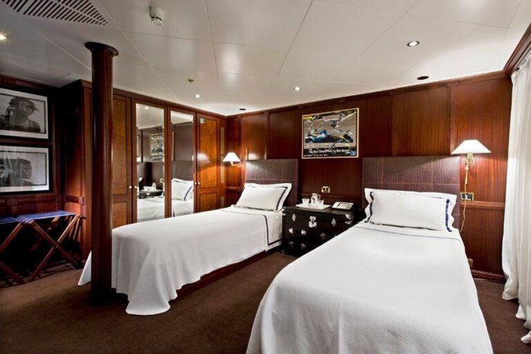 Twin Bed Cabin Aboard Yacht FORCE BLUE