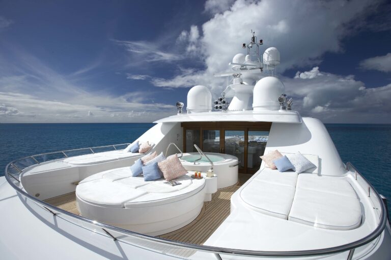 flybridge Jacuzzi