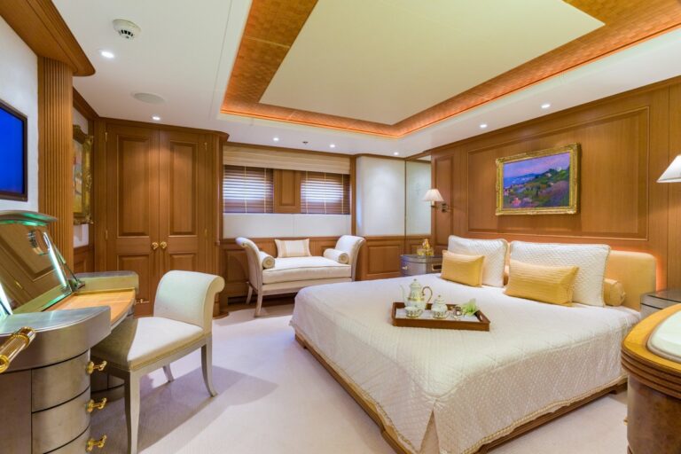 double guest cabin