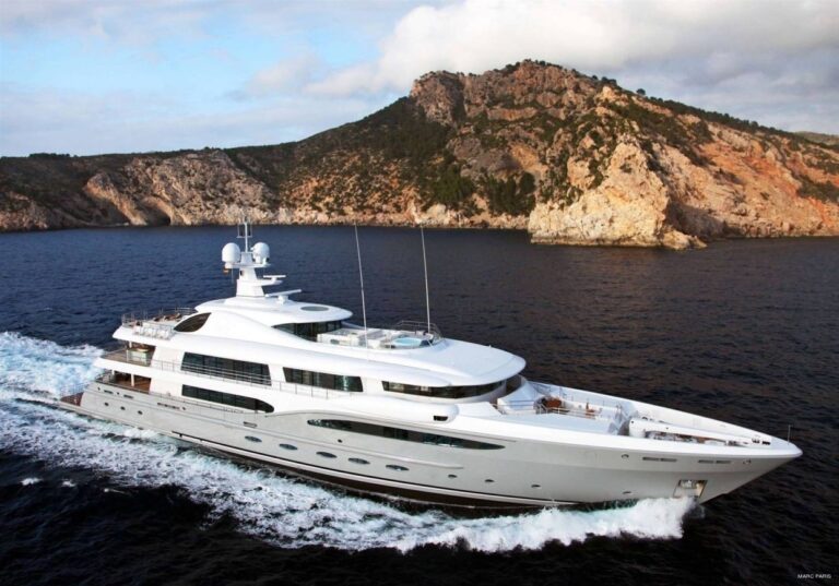 Overview: Yacht INFINITE SHADES's Cruising Image
