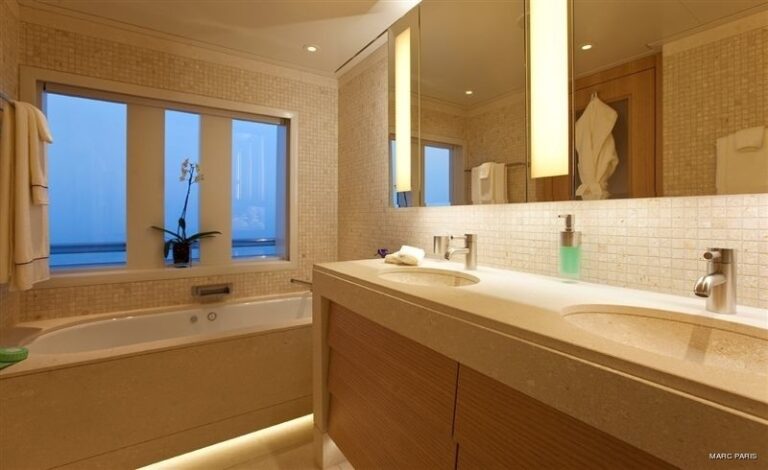 Personal Bath Aboard Yacht INFINITE SHADES
