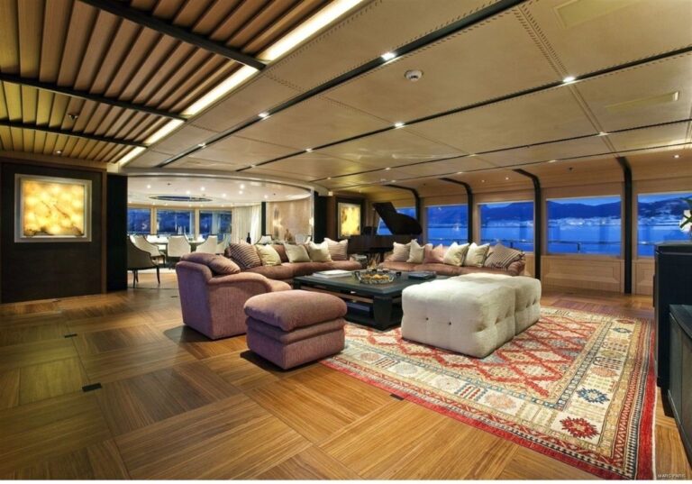 Premier Saloon Aboard Yacht INFINITE SHADES