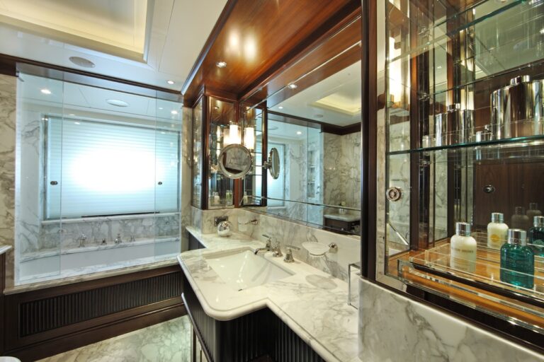 en suite bathroom