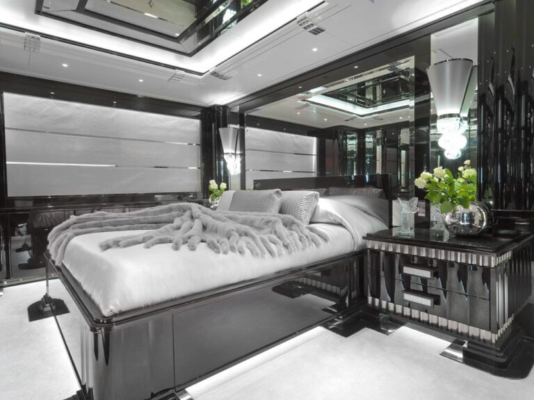 Profile: Yacht SILVER ANGEL's Guest's Cabin Image