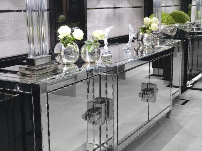 Storage: Yacht SILVER ANGEL's Close Up Image