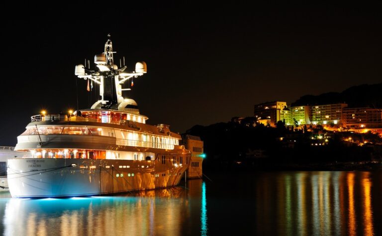 The 65m Yacht WHITE ROSE OF DRACHS