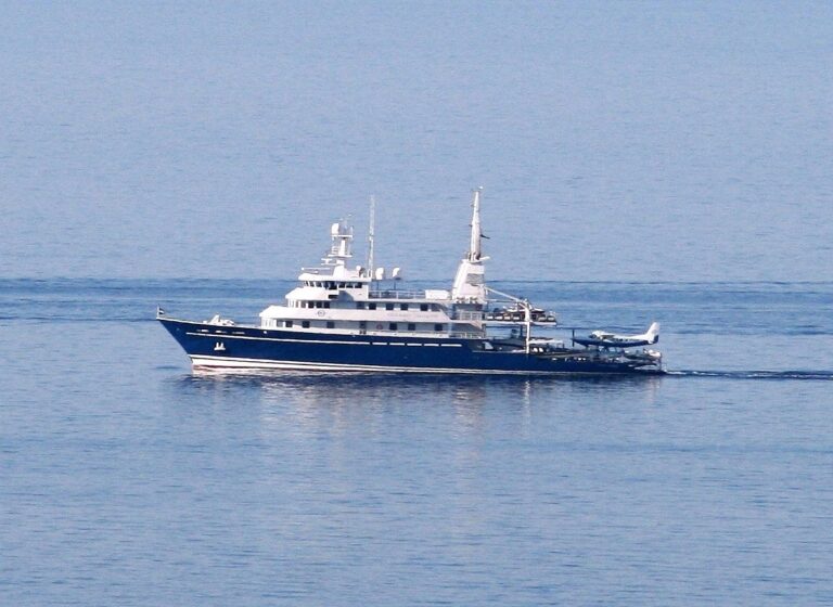 The 66m Yacht GOLDEN SHADOW