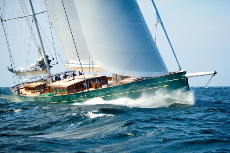 The 66m Yacht HETAIROS