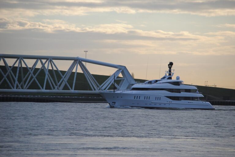 The 66m Yacht VANISH
