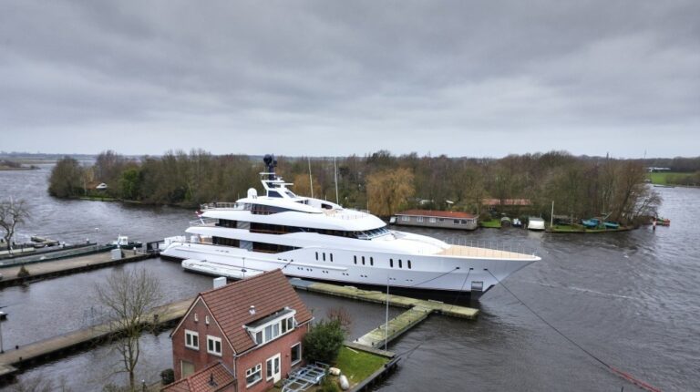 The 66m Yacht VANISH