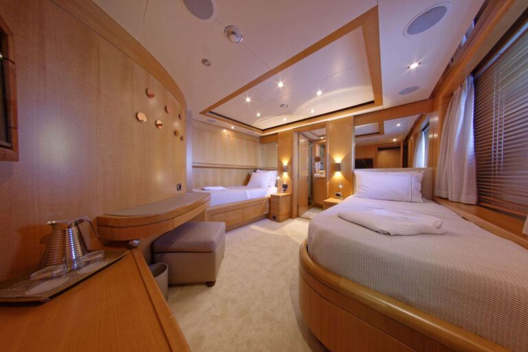 Twin cabin