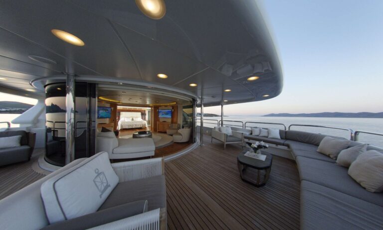 Upper aft deck
