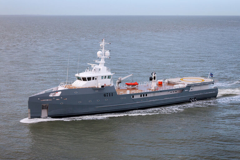 67M FAST SHADOW EXPLORER
