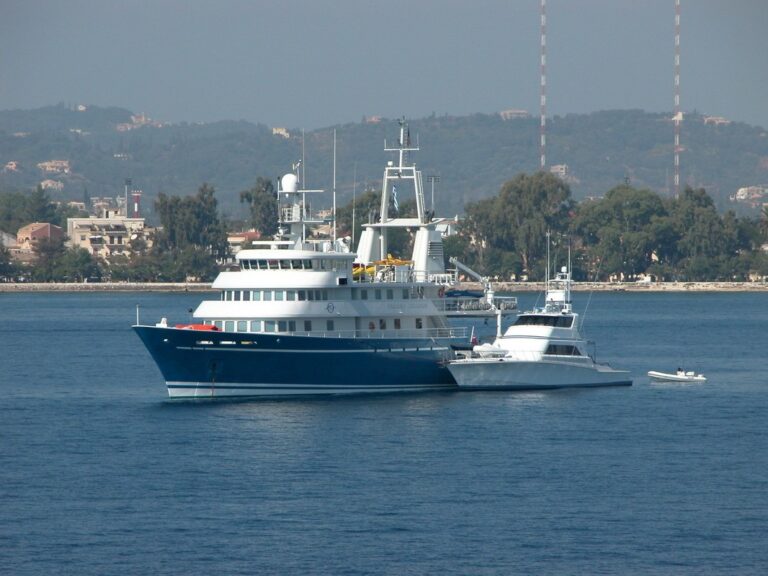 The 67m Yacht GOLDEN SHADOW