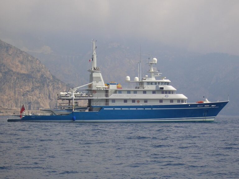 The 67m Yacht GOLDEN SHADOW