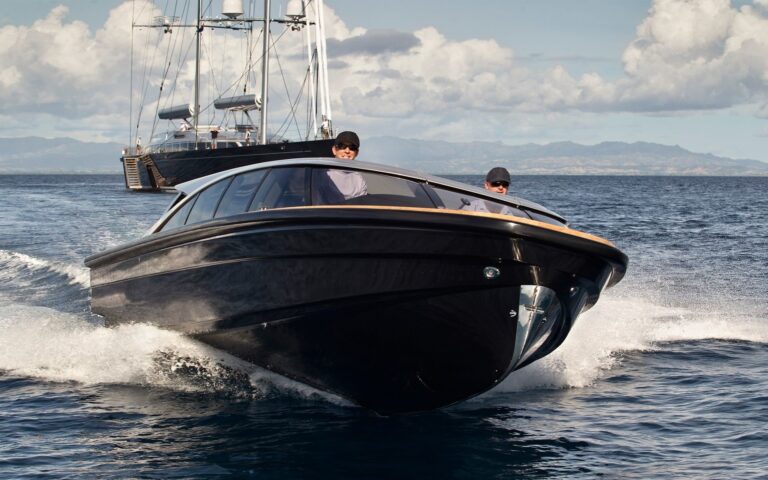 Forward Aspect On Yacht VERTIGO
