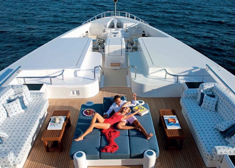 Sunshine Pads On Yacht SYCARA V