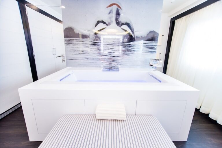 The 69m Yacht SALUZI
