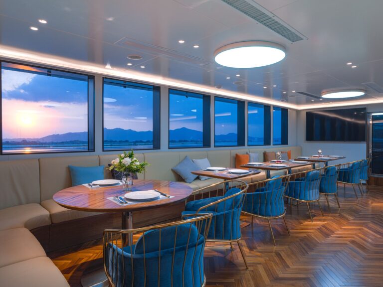 Restaurant seating