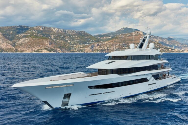 70m Custom Superyacht