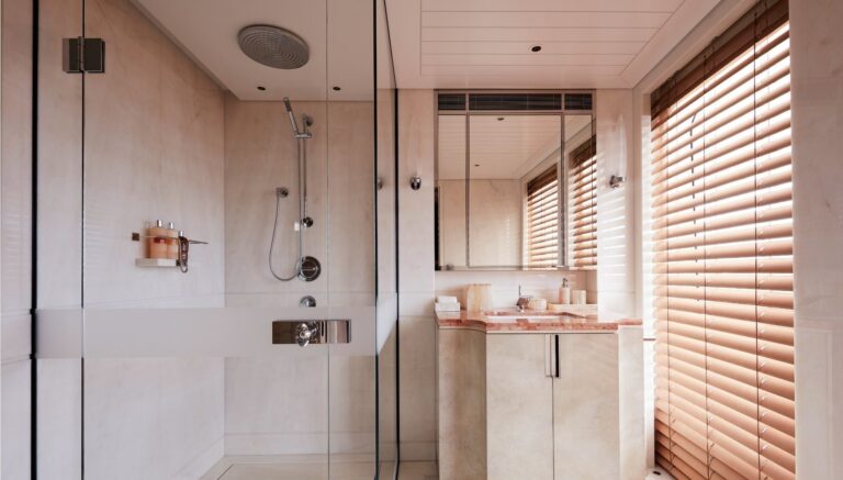 en suite bathroom