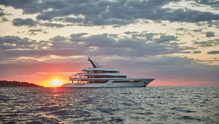 The 70m Yacht JOY