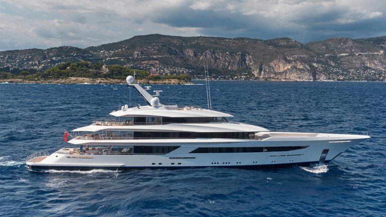 The 70m Yacht JOY