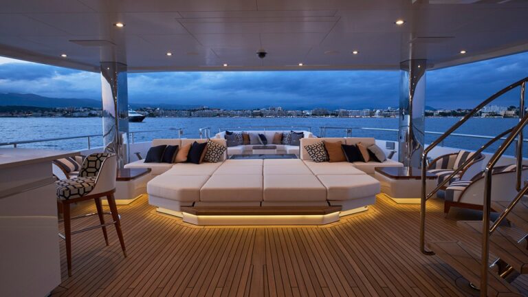 The 70m Yacht JOY