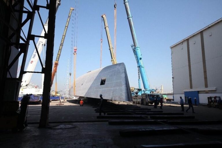 The 70m Yacht SYBARIS