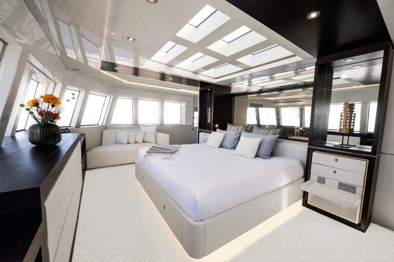 The 71m Yacht ENIGMA XK