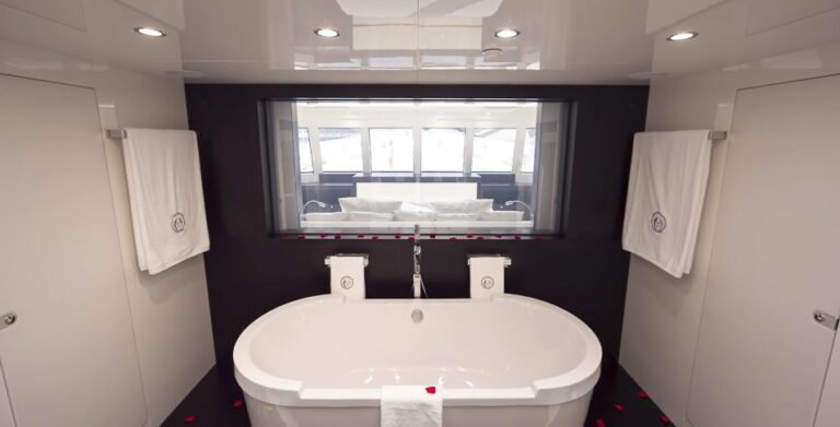 The 71m Yacht ENIGMA XK