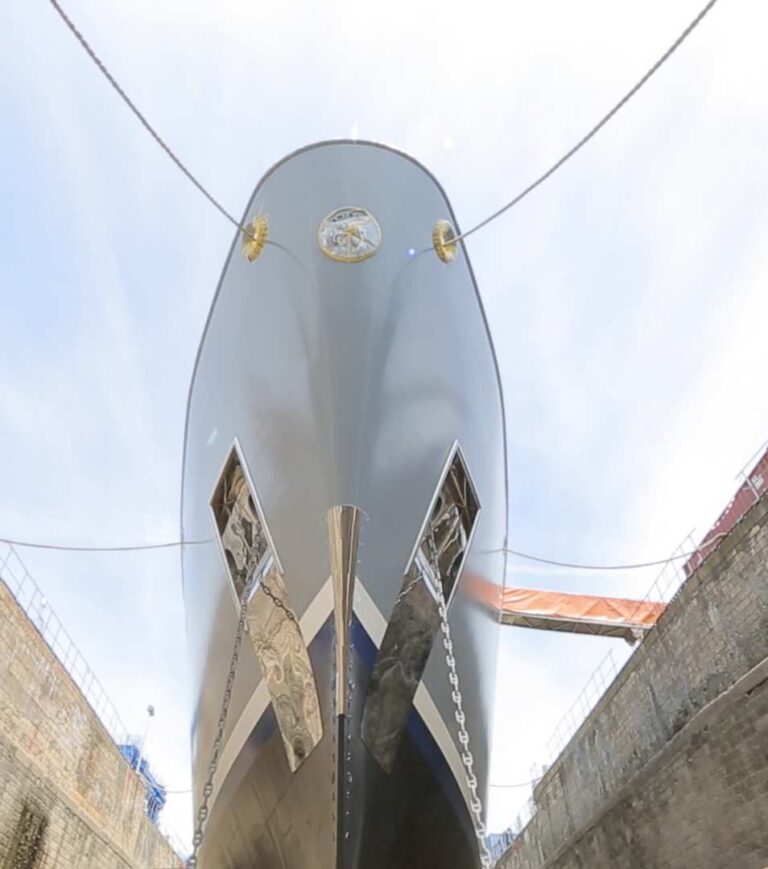 The 71m Yacht ENIGMA XK