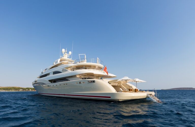The 71m Yacht NATALINA A