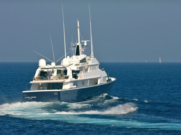 The 71m Yacht THE ONE