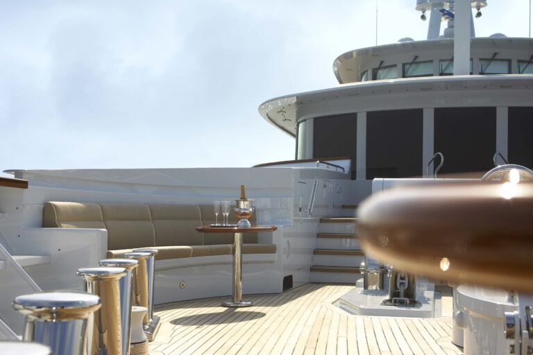 The 71m Yacht UTOPIA