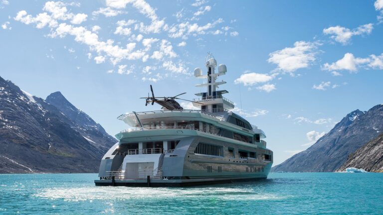 The 72m Yacht CLOUDBREAK