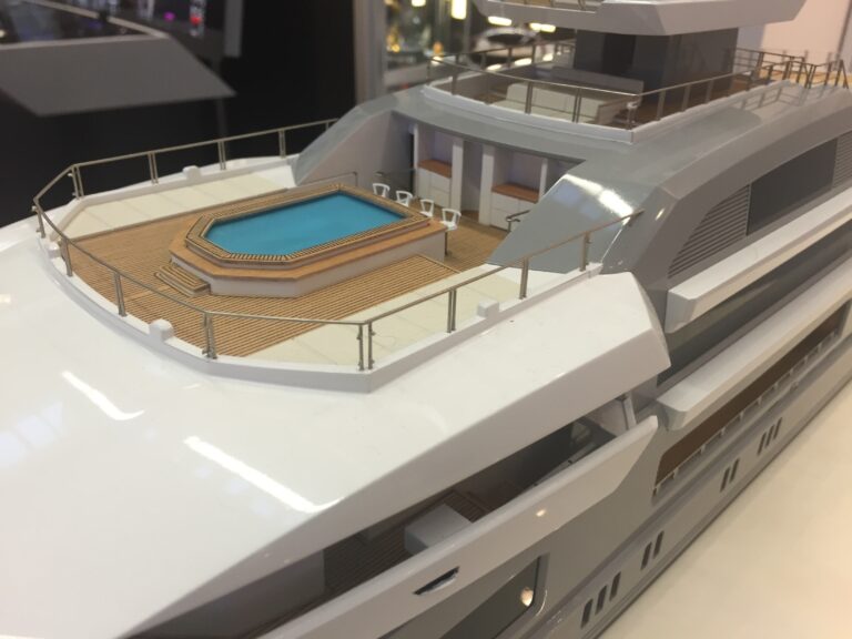 The 72m Yacht CLOUDBREAK