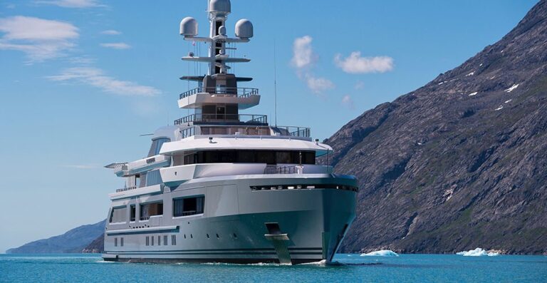 The 72m Yacht CLOUDBREAK