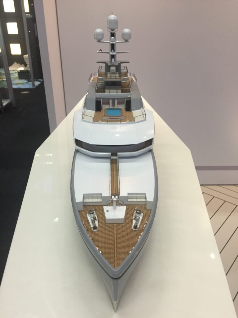 The 72m Yacht CLOUDBREAK