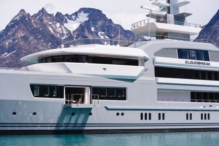 The 72m Yacht CLOUDBREAK