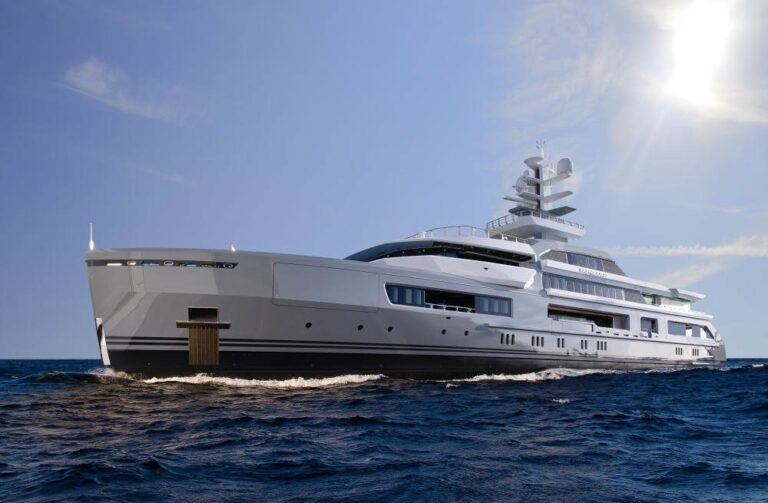 The 72m Yacht CLOUDBREAK