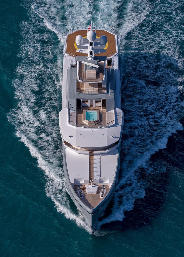 The 72m Yacht CLOUDBREAK