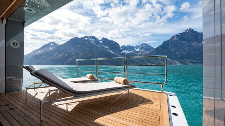 The 72m Yacht CLOUDBREAK