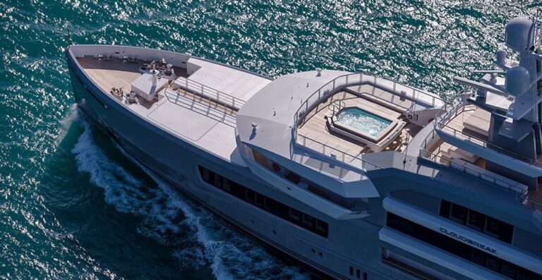 The 72m Yacht CLOUDBREAK