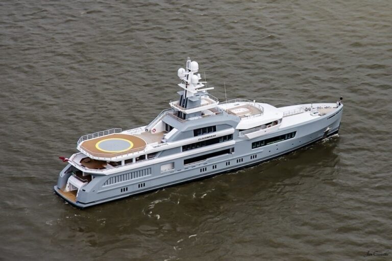 The 72m Yacht CLOUDBREAK