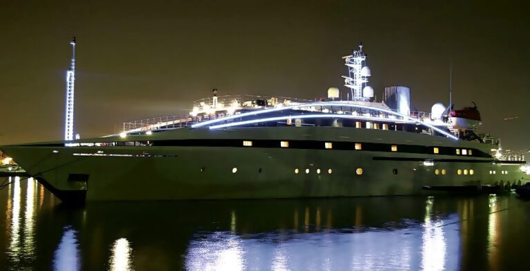 Evening Overview Aboard Yacht ELEGANT 007